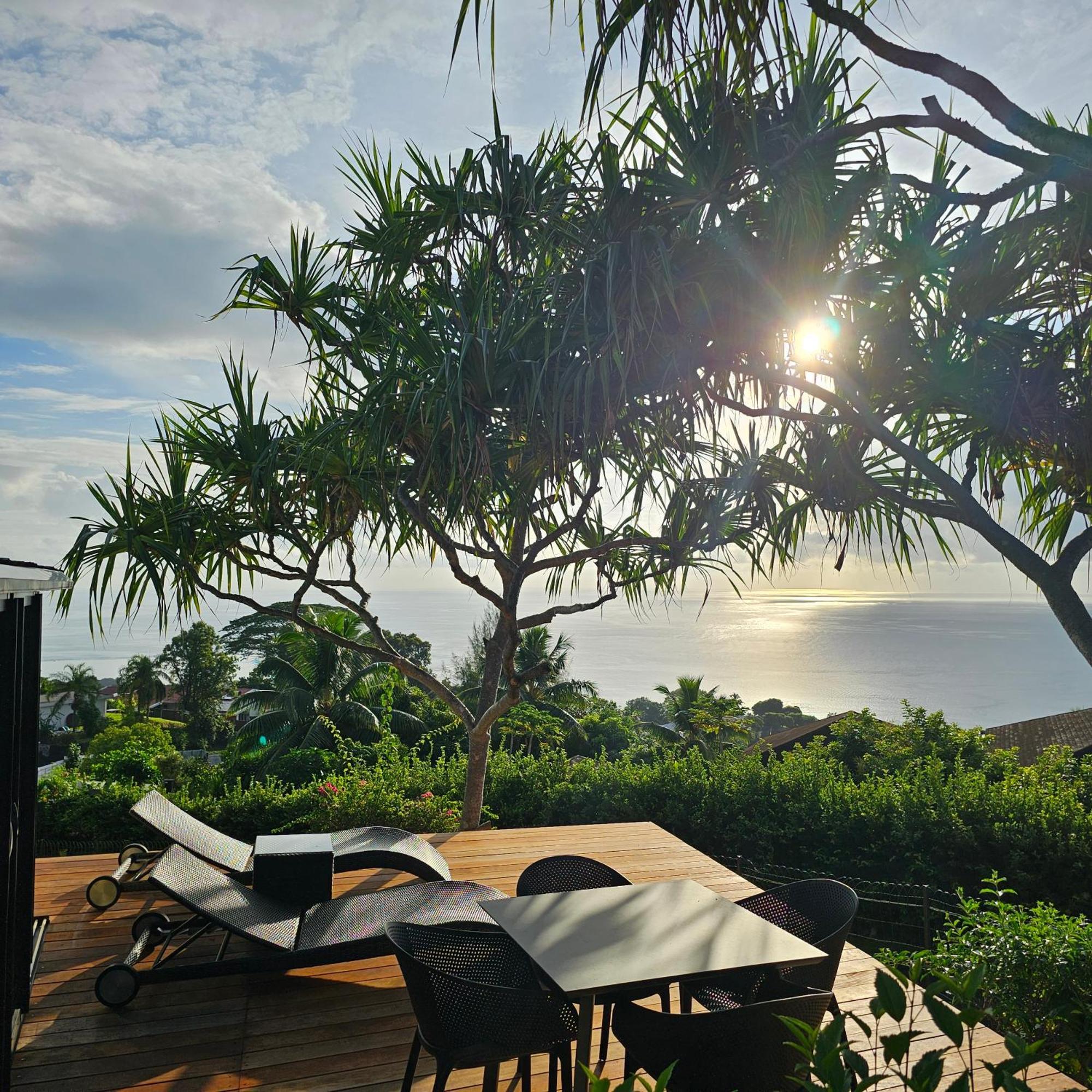 Jolie Maison Vue Ocean Et Moorea Punaauia  Exterior photo
